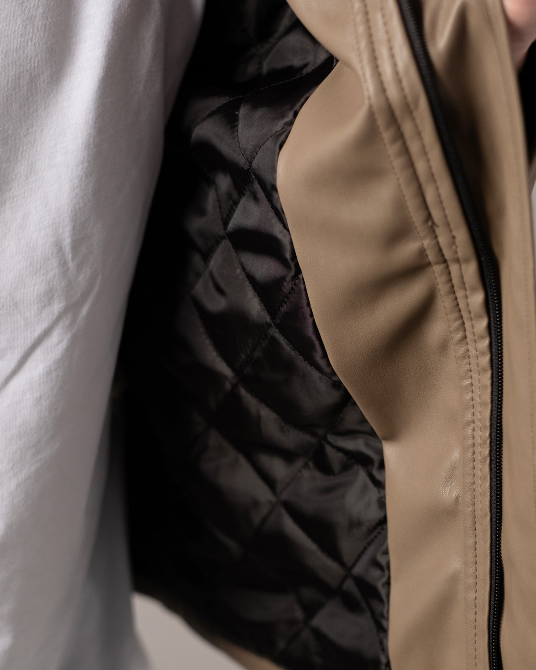 Giubbotto in ecopelle imbottito